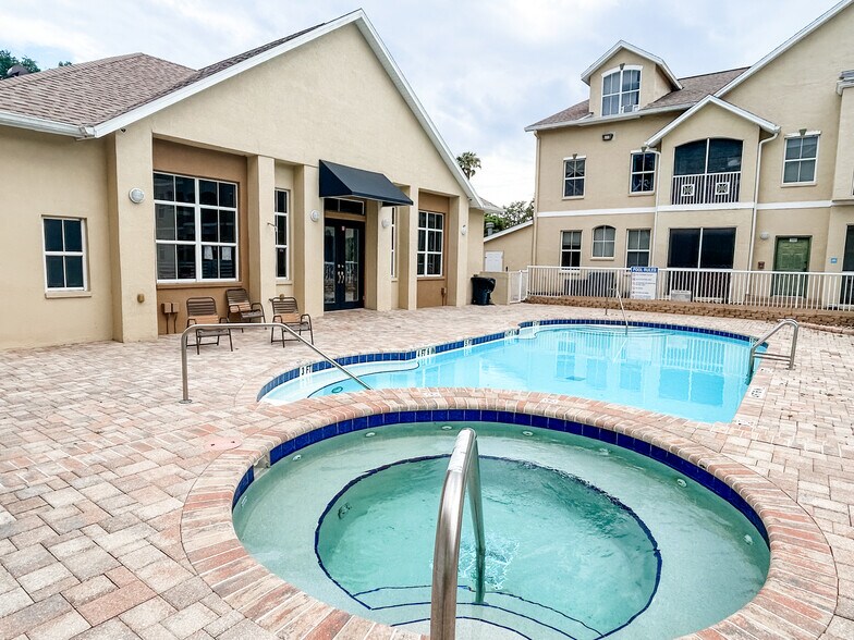 Building Photo - 5035 Sunridge Palms Dr