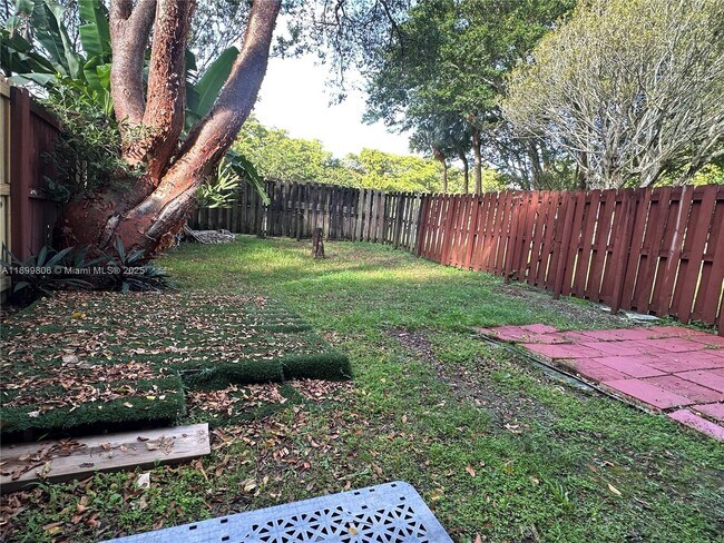 Building Photo - 9420 SW 140th Ct