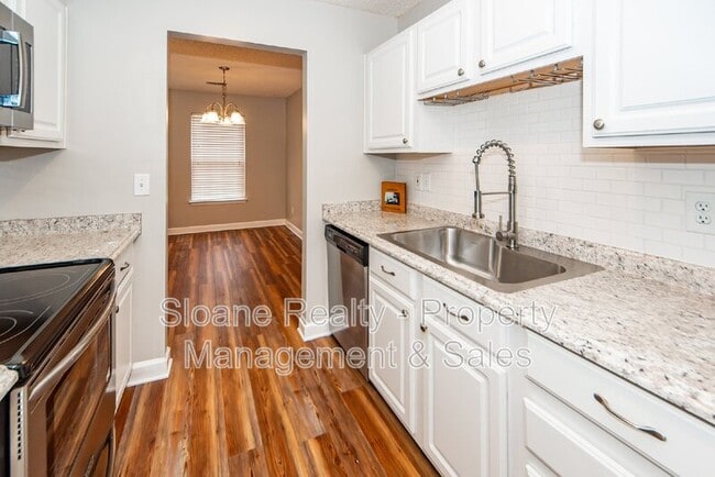 Building Photo - 1307 Apex Ln