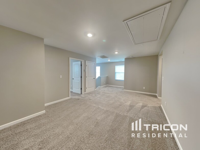 Building Photo - 7249 Sunny Parks Dr