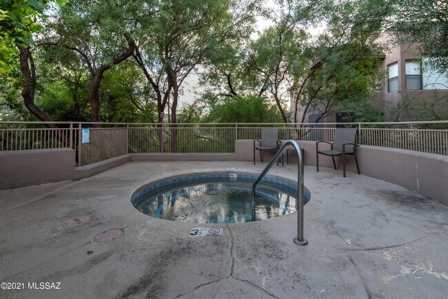 Building Photo - 6655 N Canyon Crest Dr