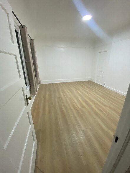 Building Photo - 2055 Berkeley Way
