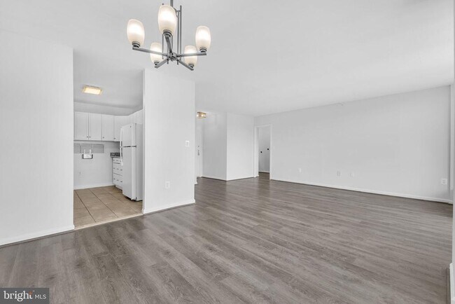 Building Photo - 1225 Martha Custis Dr