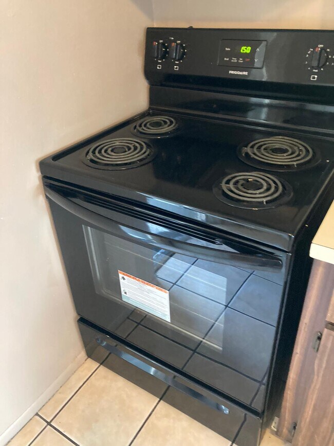 Building Photo - 5117 E 28th Ave