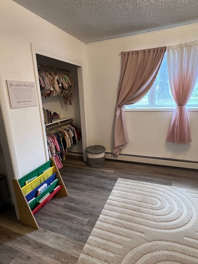 Building Photo - Duplex-Lower Unit in Aurora Subdivision-SPECIAL: $250.00 off first month's rent!