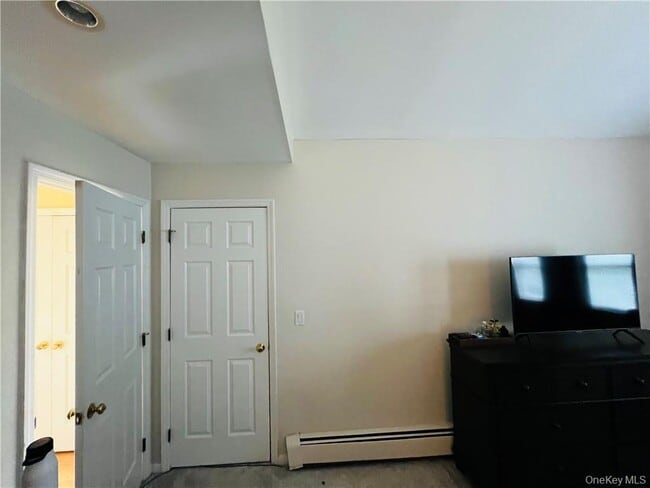 Building Photo - 36 Greenridge Ave