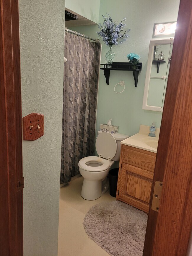 Building Photo - 2801 SW Prairie Rd