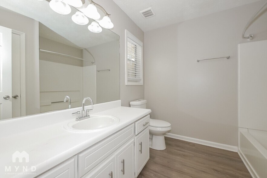 Building Photo - 370 Cornwallis Way