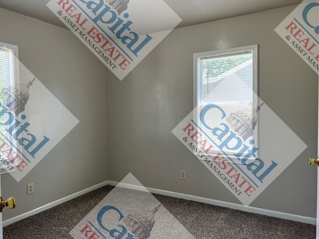 Building Photo - Charming 2 Bedroom w/ Move in Special