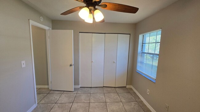 Building Photo - 3 Bed, 2 Bath, 1 Car garage.