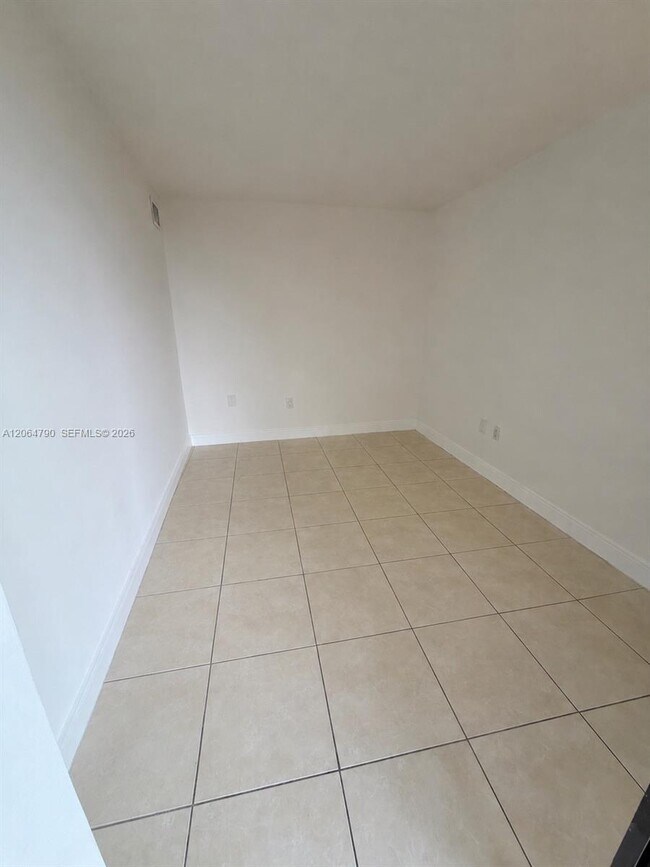 Building Photo - 8305 SW 152nd Ave