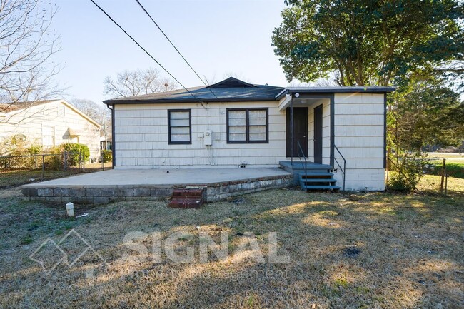 Building Photo - 504 Annie Laura Dr