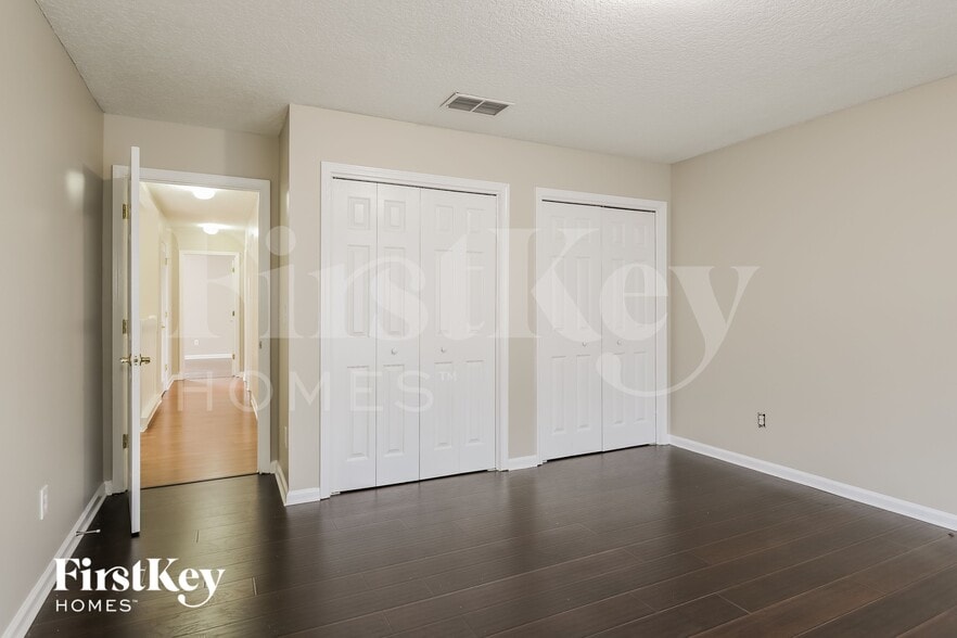Building Photo - 586 Timber Trace Ct