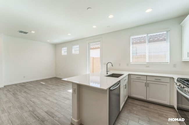 Building Photo - Charming 1BR Condo in San Tan Valley (Util...