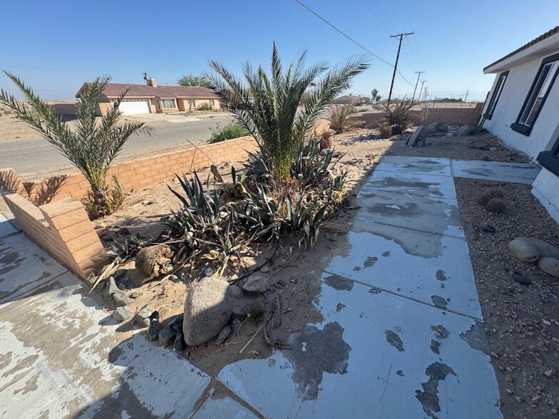 Building Photo - 1505 N Marina Dr