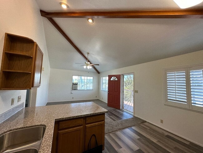 Building Photo - Top Floor of Benicia Duplex