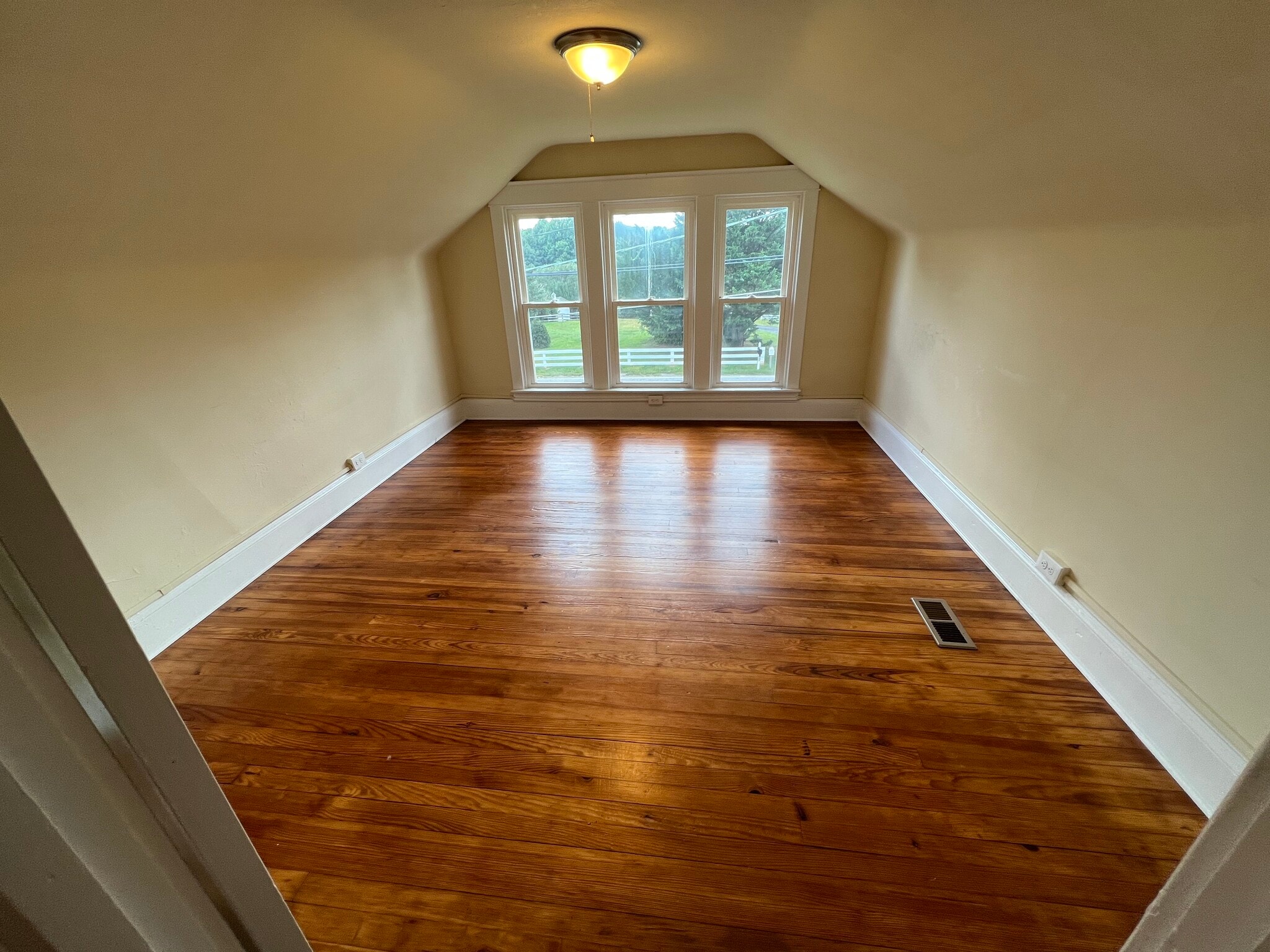 Building Photo - 534 Monkton Rd