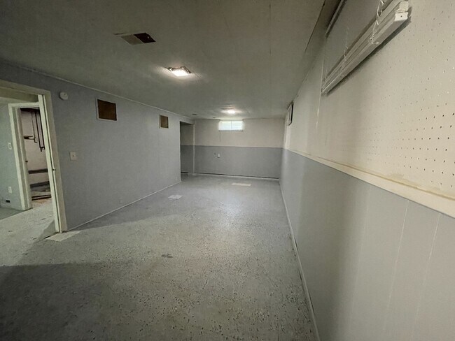 Building Photo - 3618 S 120th St