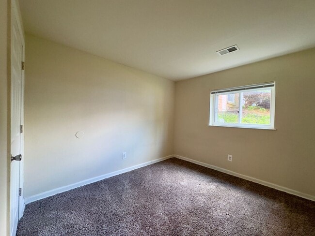 Building Photo - 3522 Beech Ave