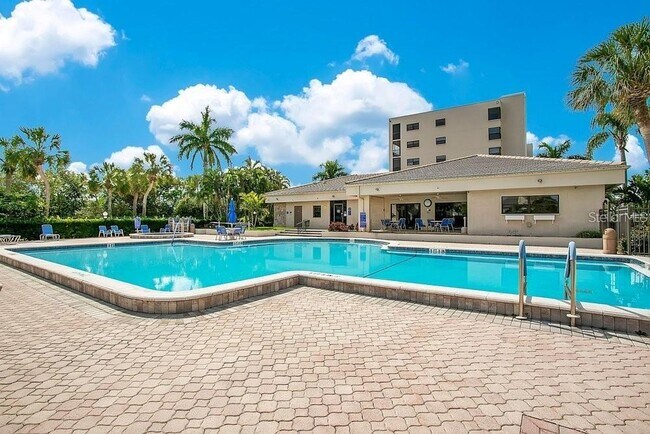 Building Photo - 1328 Pasadena Ave S