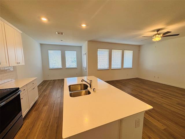 Building Photo - 510 Macdonald Wy