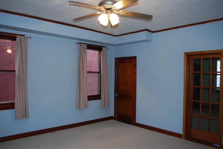 Livingroom - 421 Summit St