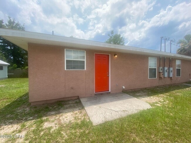 Building Photo - 713 N 9th St