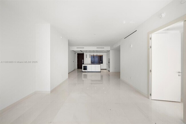 Building Photo - 300 Biscayne Blvd Way