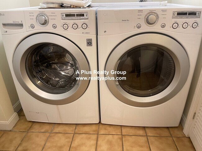 Building Photo - 842 South St