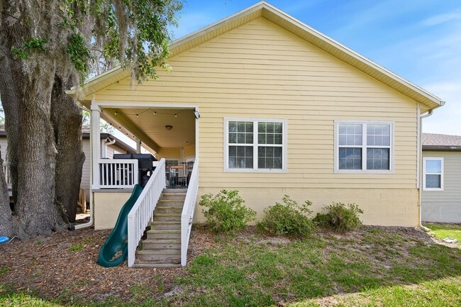 Building Photo - Optimal Location in Northwest Gainesville: South Point Neighborhood Living