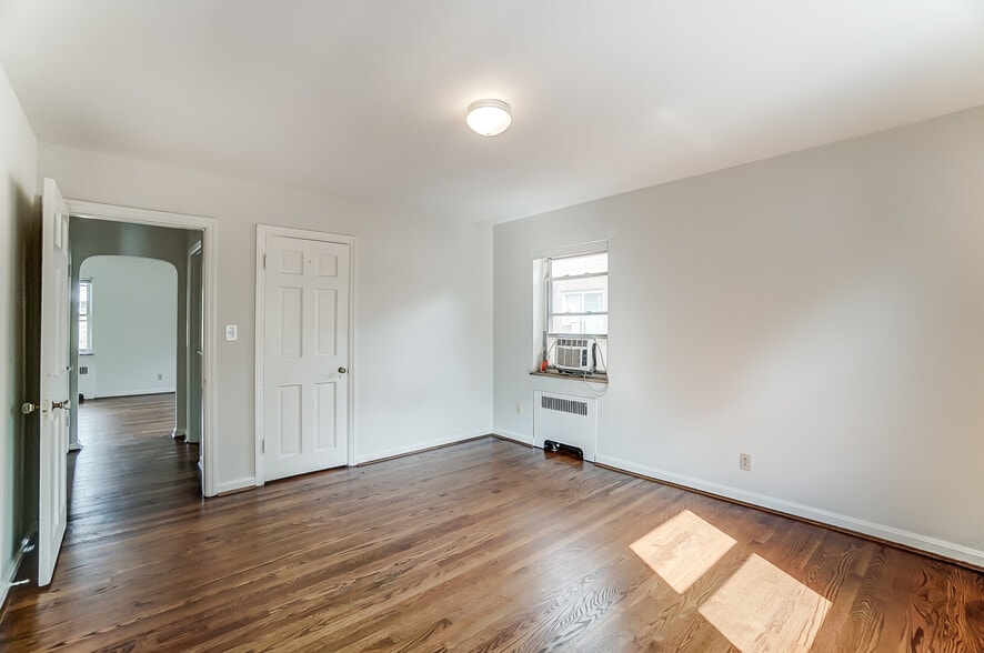 Bedroom also features its own AC unit - 1711 Portman Ave