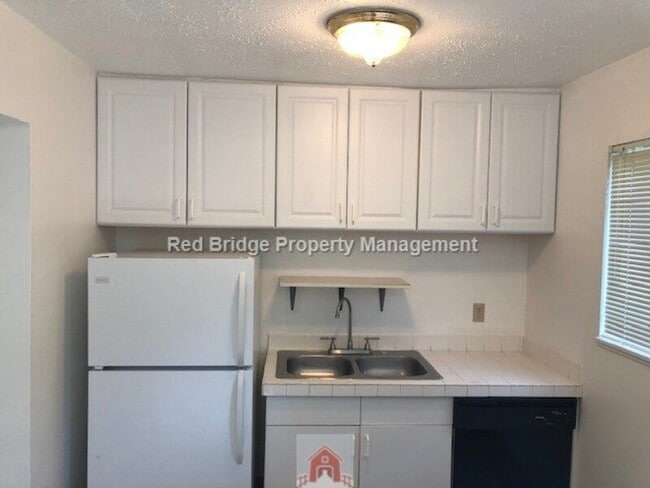 Building Photo - 14545 SW Hall Blvd