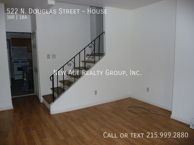 Building Photo - 522 N Douglas St
