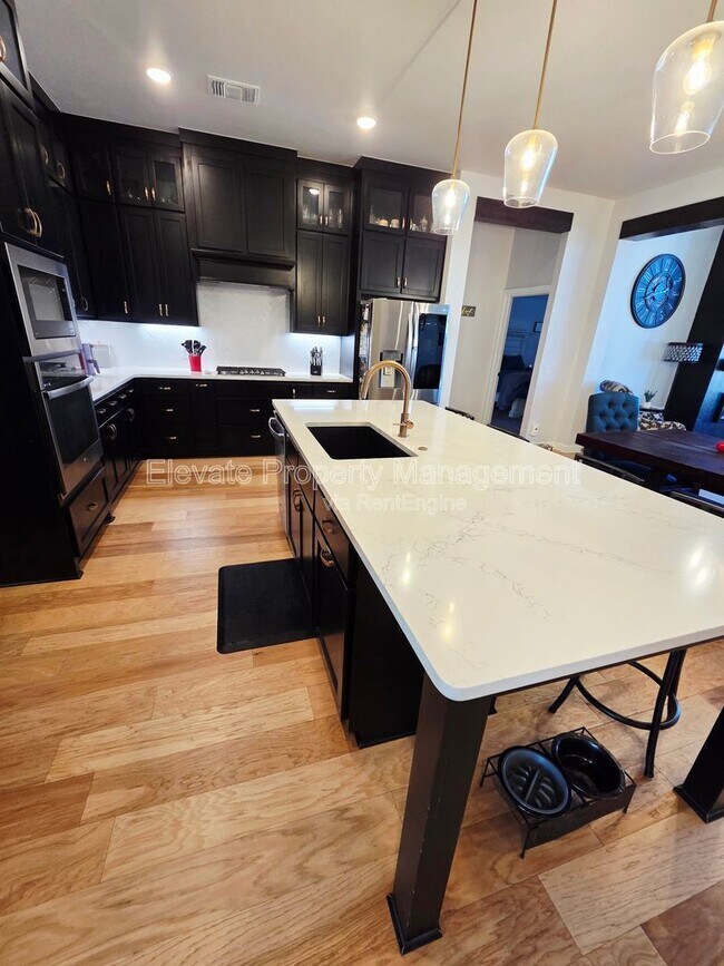 Building Photo - 1101 Sawmill Rd