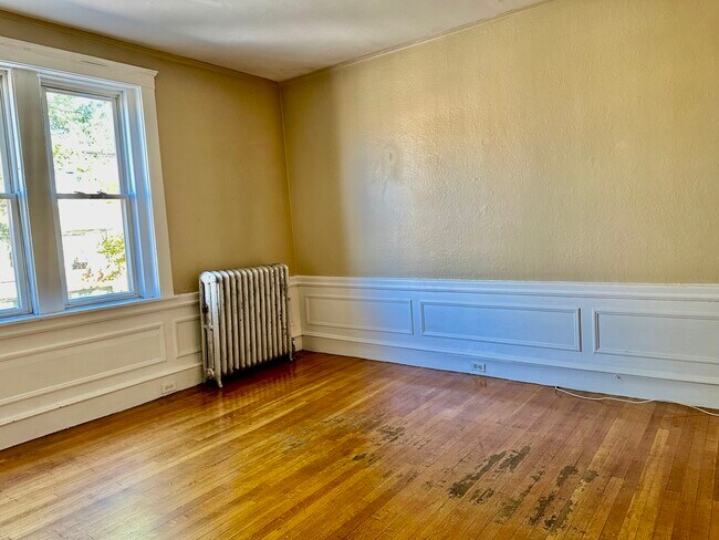 Building Photo - 330 St Paul St