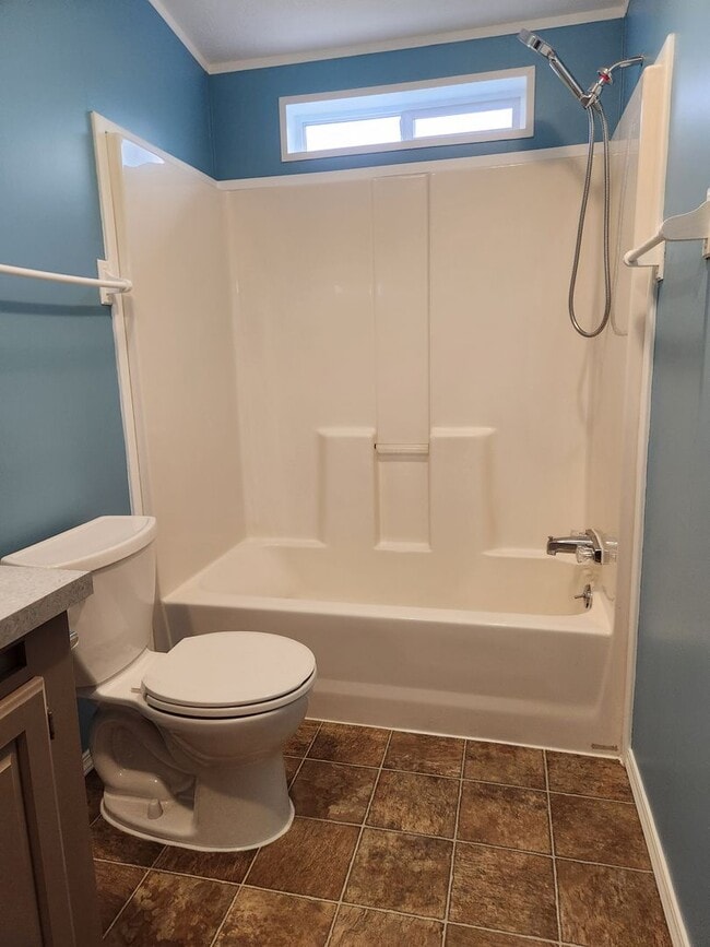 Building Photo - 1625 Main St