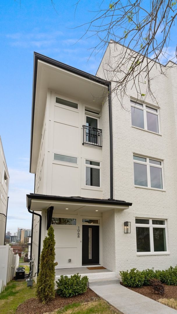 Building Photo - Nashville. Spotless & never been lived in 4BR/4.5BA home + separate office