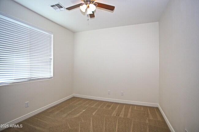 Building Photo - 1087 E Ibis St