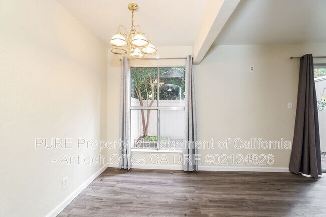 Building Photo - 2043 Sierra Rd