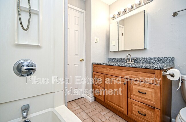 Building Photo - 3055 13th St