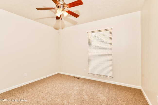 Building Photo - 10302 Bayport Rd