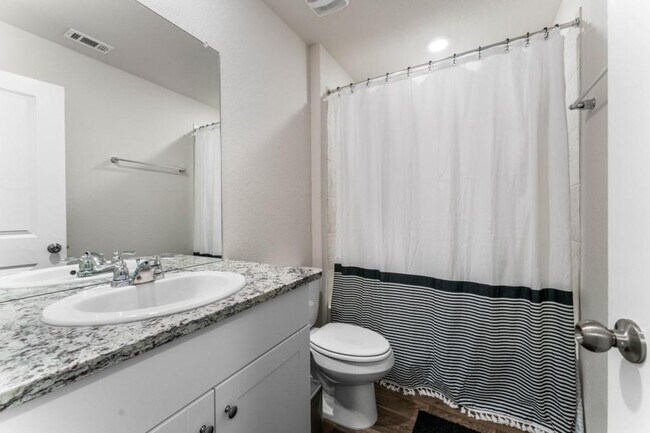 Building Photo - 3127 Keuka Pk Dr