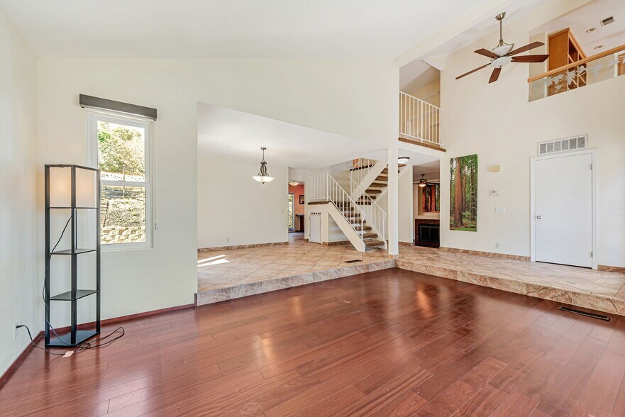 Building Photo - 520 Weybridge Dr