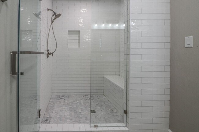 Building Photo - Total Remodel in Bentree - 3bed 2 bath!