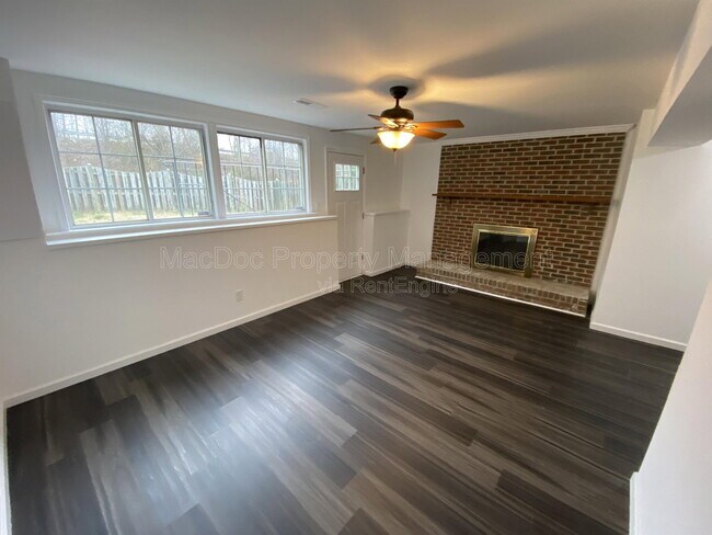 Building Photo - 300 Cross Ridge Ct
