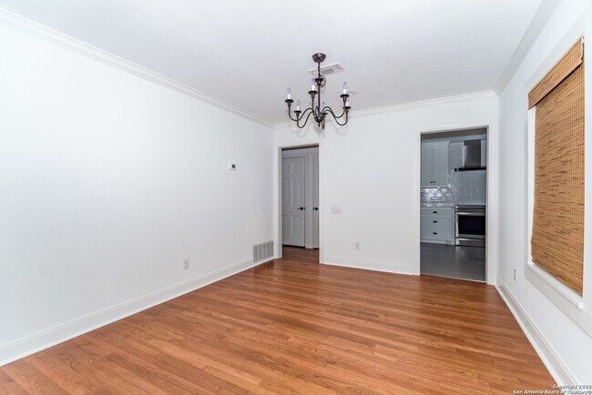 Building Photo - 351 Redwood St