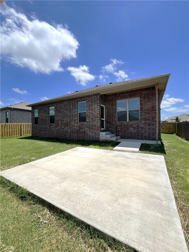 Building Photo - 2060 Periwinkle Pl
