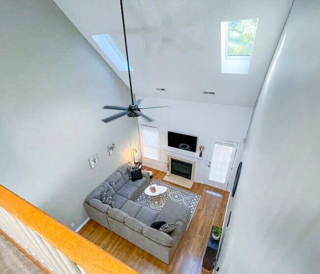 Sky lights in living room - 5403 Picket Fence Ln