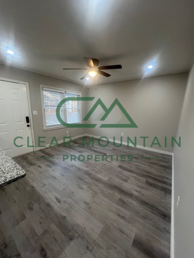 Building Photo - Move-in Special! Limited-Time Leasing Offer!