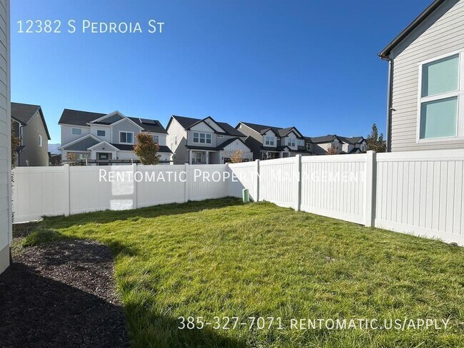 Building Photo - 12382 Pedroia St